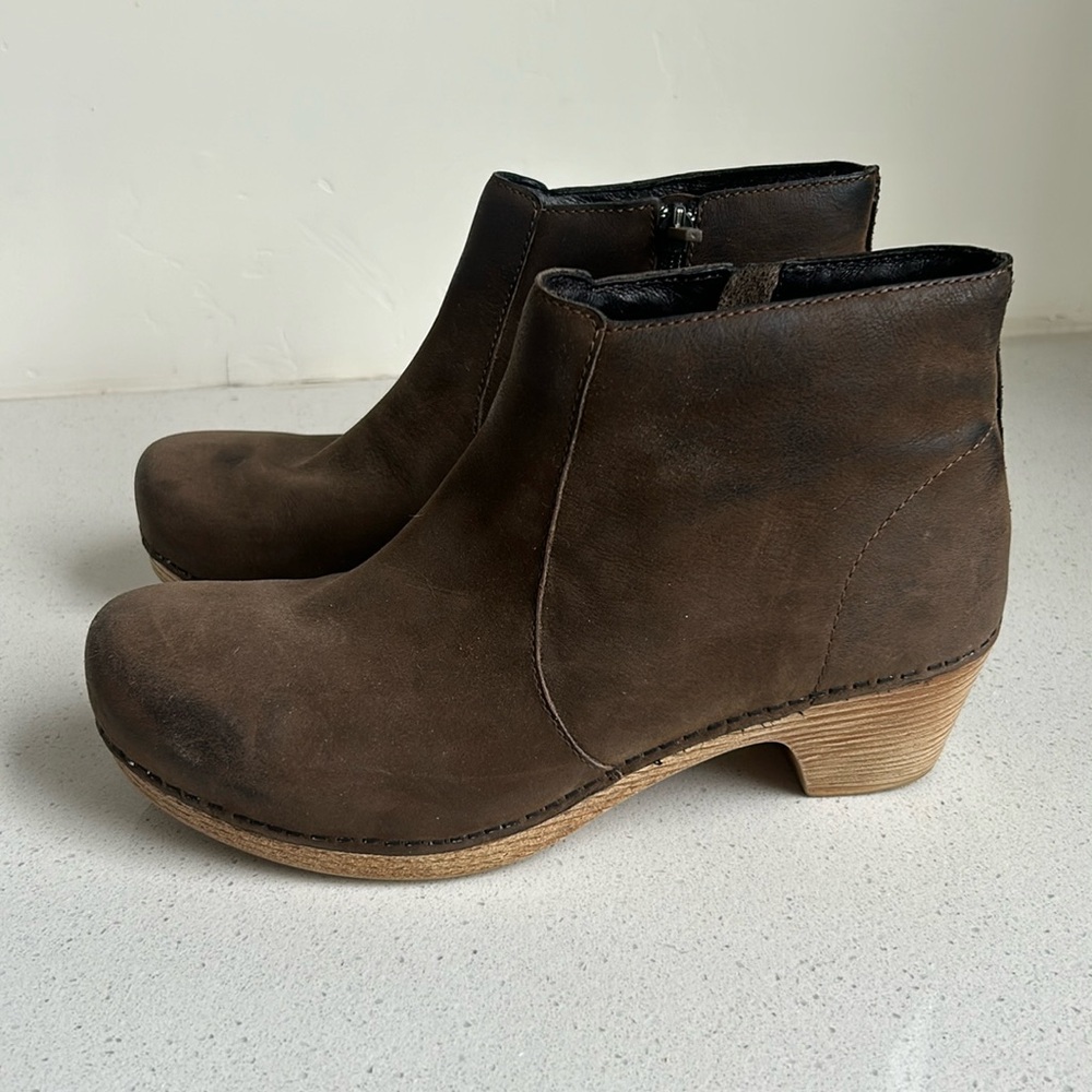 Dansko Booties (39)-used good condition